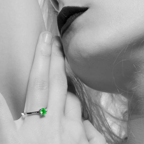 Bague Tsavorite Vanessa solo